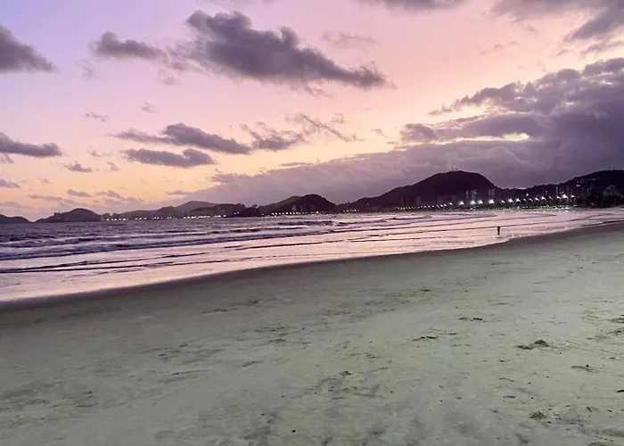 Apartamento Na Enseada Com Vista Para O Mar - 300 M Da Praia